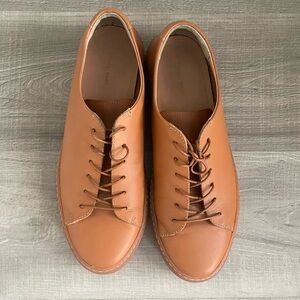 Tan Sneakers with Minimalist Design and High-Quality Leather